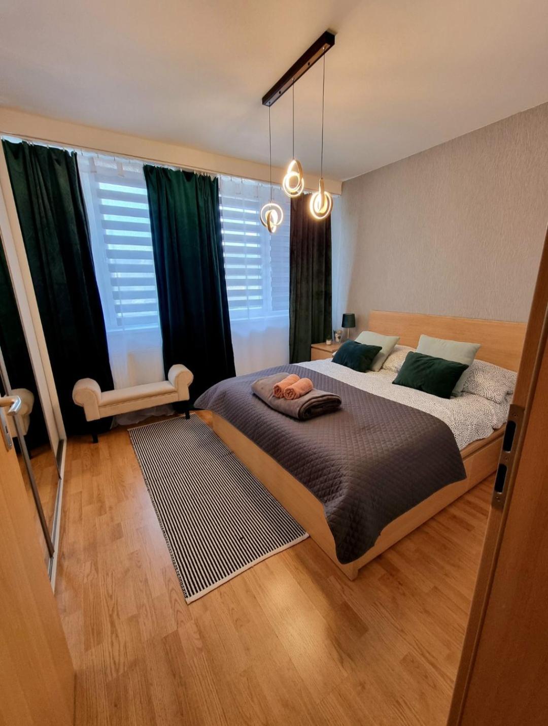 Apartment Banska - City Centre & Private Parking Banská Bystrica Dış mekan fotoğraf